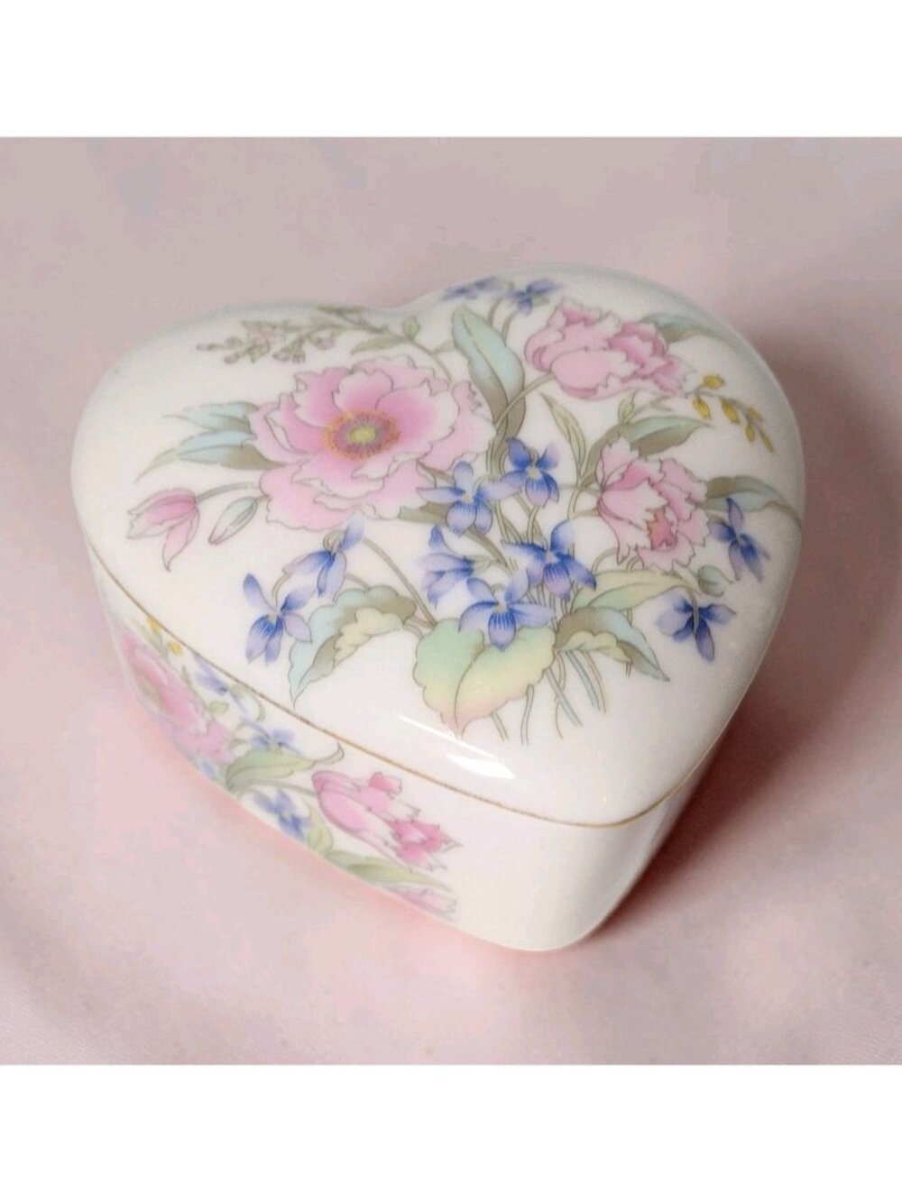 Fine China Japan Porcelain Floral Heart Trinket Box Vintage Romantic Shabby